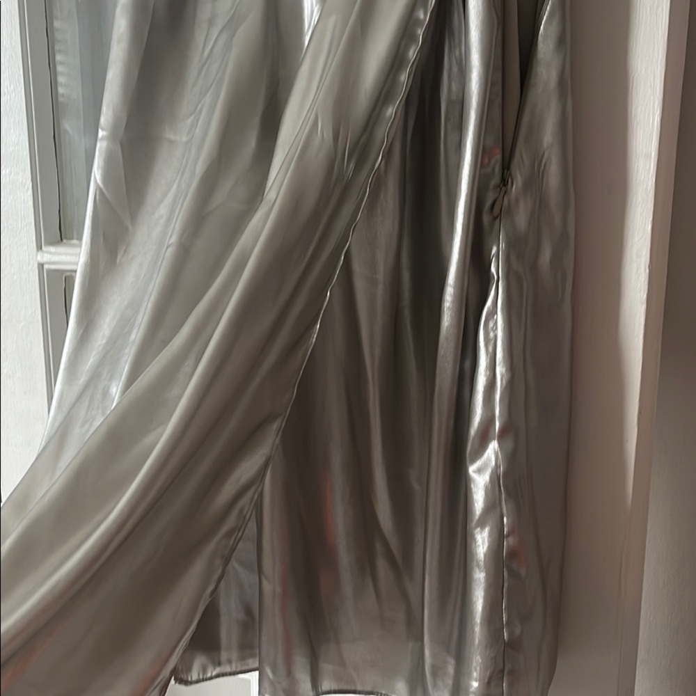Chic Silver Satin Gown - Picture 2 of 3